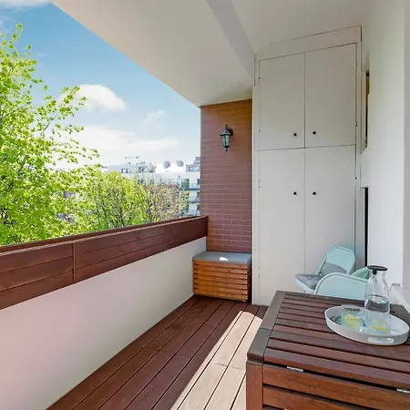 Downtown Angielska Grobla Street *