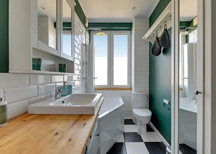 Downtown Angielska Grobla Street