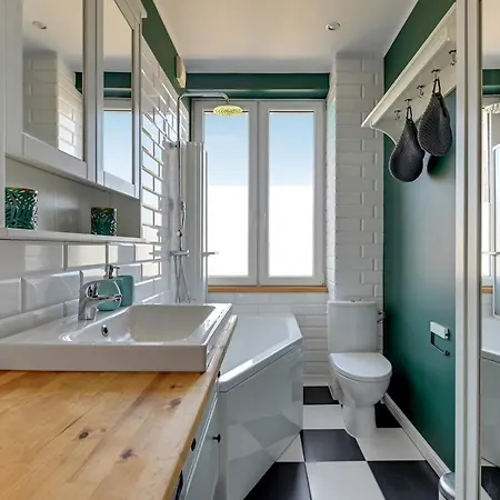 Downtown Angielska Grobla Street