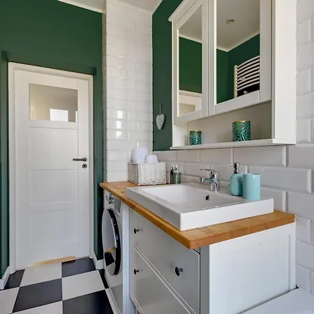 Downtown Angielska Grobla Street *