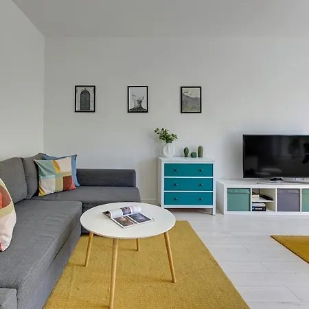 Downtown Angielska Grobla Street *