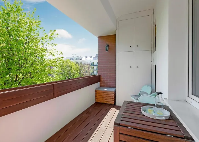 Downtown Angielska Grobla Street *