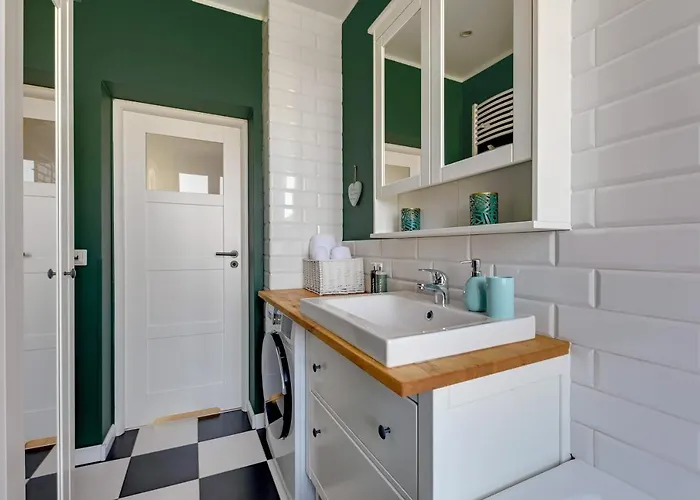 Downtown Angielska Grobla Street *