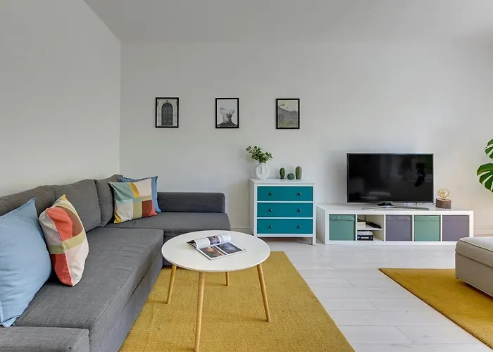 Downtown Angielska Grobla Street *